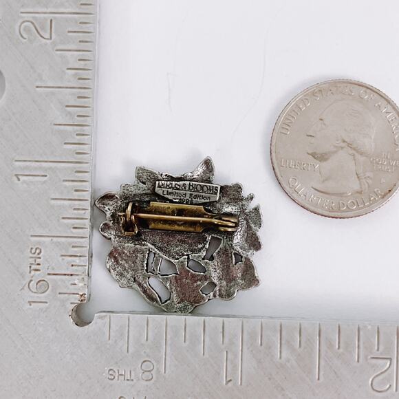 Vintage 1998 Birds & Blooms Pewter Butterfly Flower Brooch Limited Edition - Picture 9 of 9